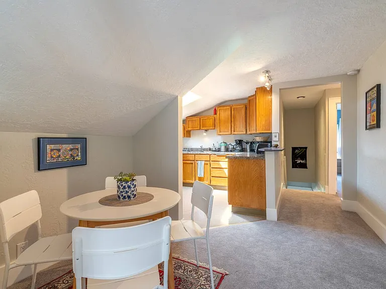 605 NE Liberty St #B — Photo 8