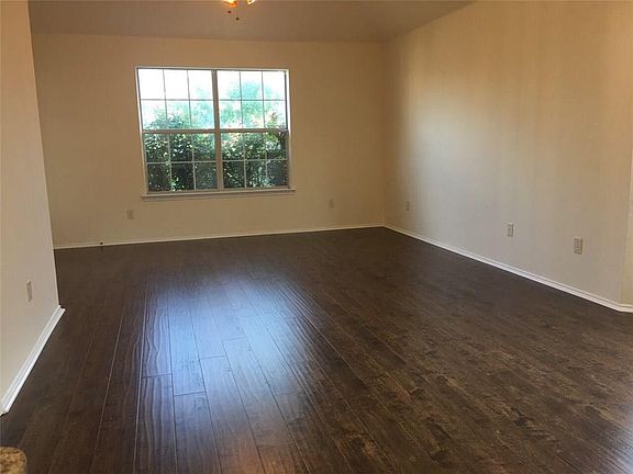 5th image of 2206 Green Mere Dr