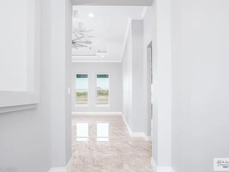 1434 W White Oak Dr — Photo 11