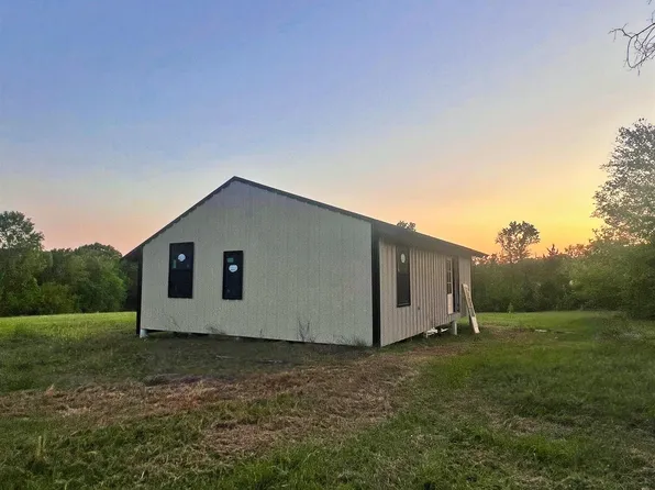 300 Bud Rd, Kilgore, TX 75662