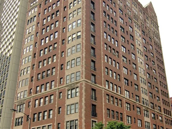 1120 N Lake Shore Dr #8C, Chicago, IL 60611
