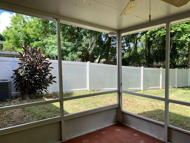 1061 Oak Forest Cir — Photo 8