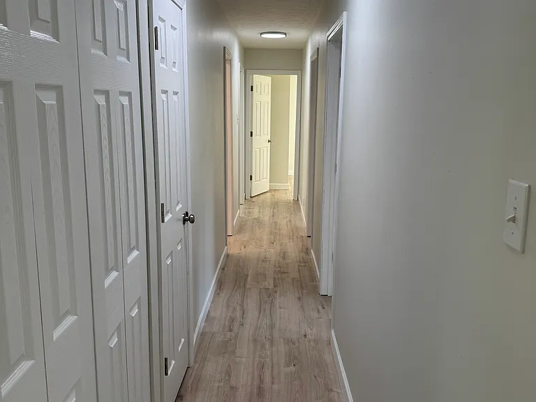 1140 Roswell Rd — Photo 8