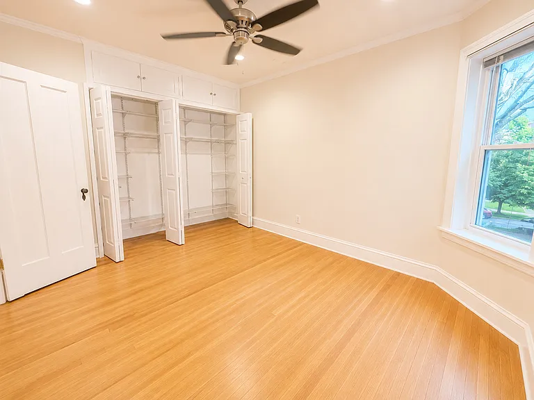 2044 W Farragut Ave #2C — Photo 10