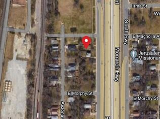 1304 Freeway, Fort Worth, TX 76104