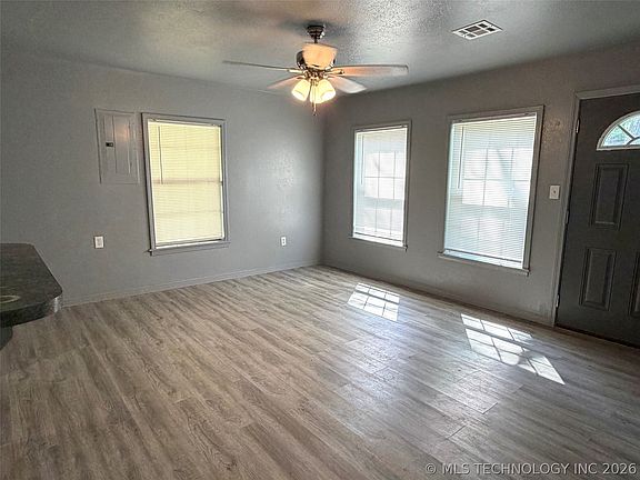 3rd image of 428 N Gunter St