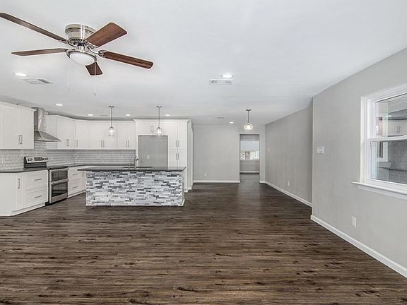 2nd image of 1233 Northlake Dr