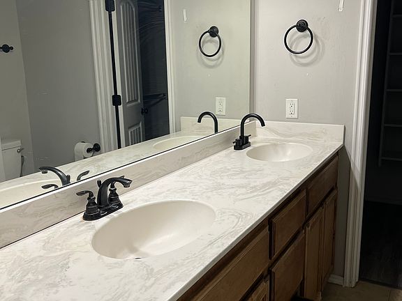 3rd image of 1309 Leigh Cir