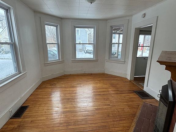 5th image of 29 Court St #A