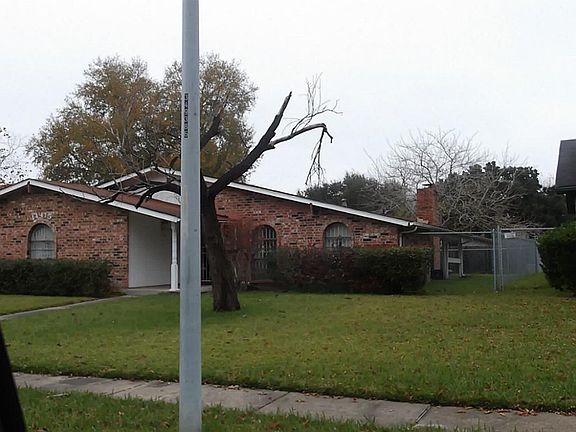 3rd image of 14415 Merry Meadow Dr