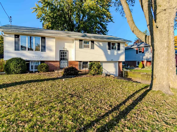 313 W South St, Tremont, IL 61568