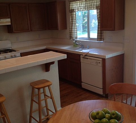 5th image of 212 Beechwood Ct