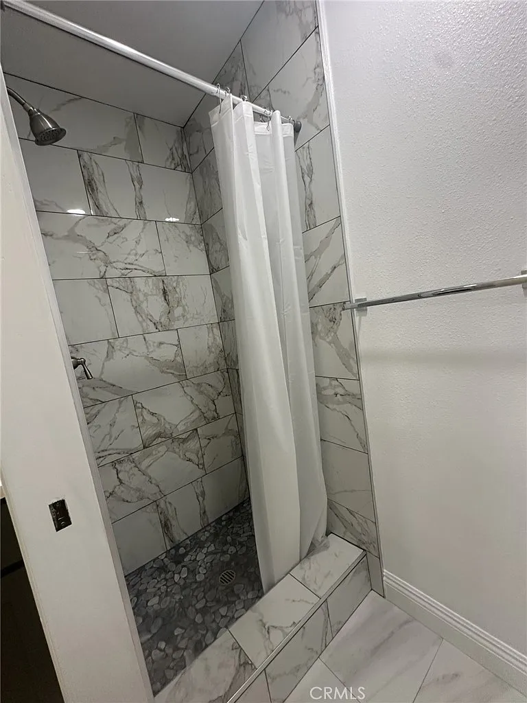 3 bed, 1304 sqft, $4,400 — Photo 4