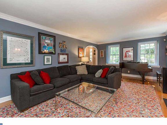 5th image of 332 Cherry Ln