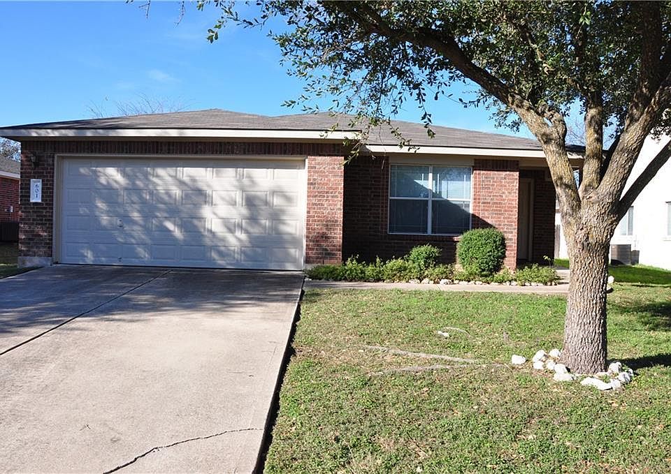 1st image of 601 Washington Square Dr