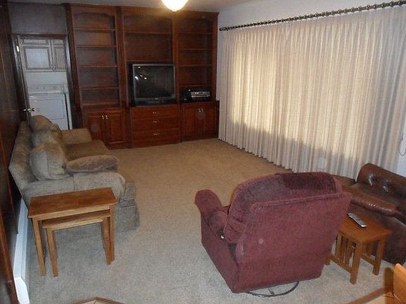 5th image of 980 Hopkins Ave