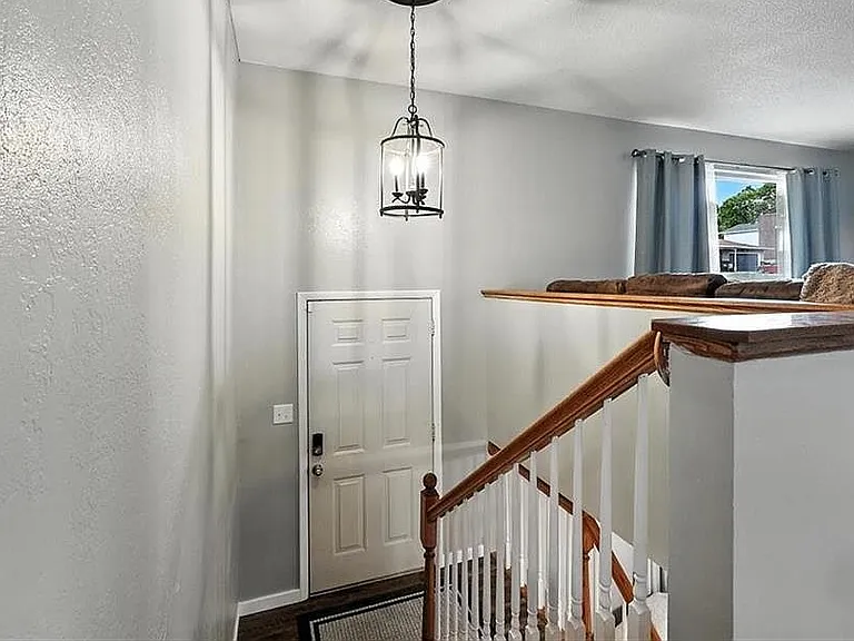 1538 W Owen Cir — Photo 17