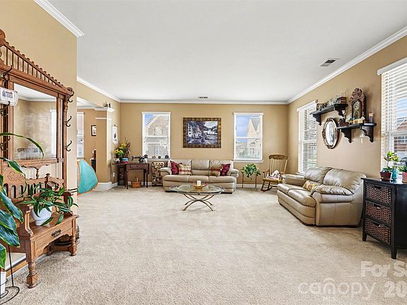 3rd image of 1556 Cleary Ct NW