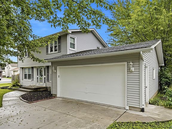 2nd image of 101 Park Lane Cir