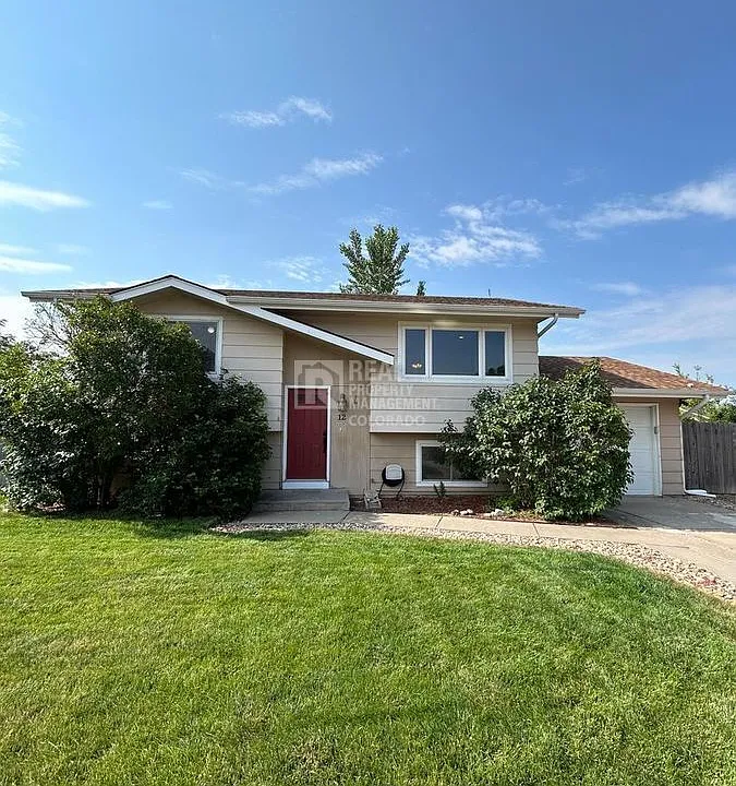 12 Aspen Ln