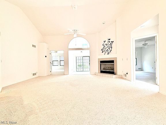 4th image of 4084 Saint Andrews Ct Unit 2