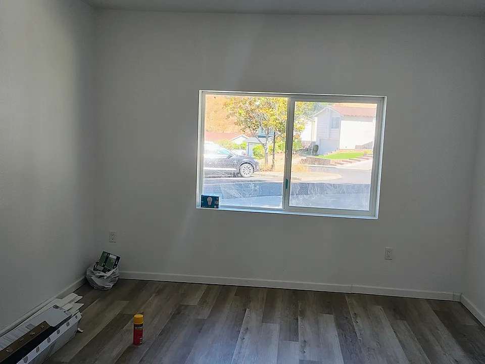 457 Falcon Way