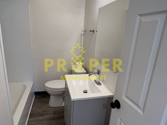 5th image of 331 E Melford Ave