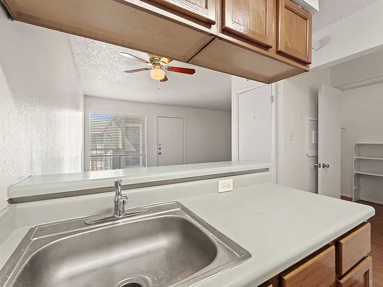 Patton Apartments — Photo 24