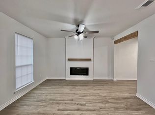 1706 E Mulberry St #1704, Sherman, TX 75090