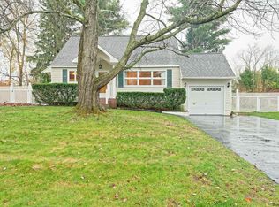 34 Terry Ave, Schenectady, NY 12303