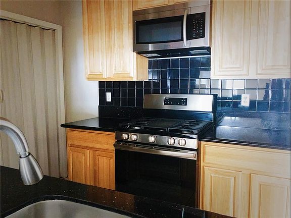 4th image of 501 Summit North Dr NE #501