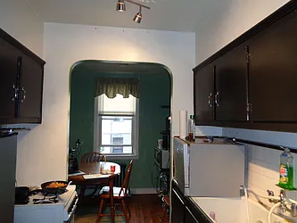 Rented by Zikos Realty Services