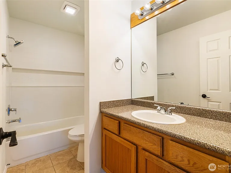 12406 SE 31st St #202 — Photo 6