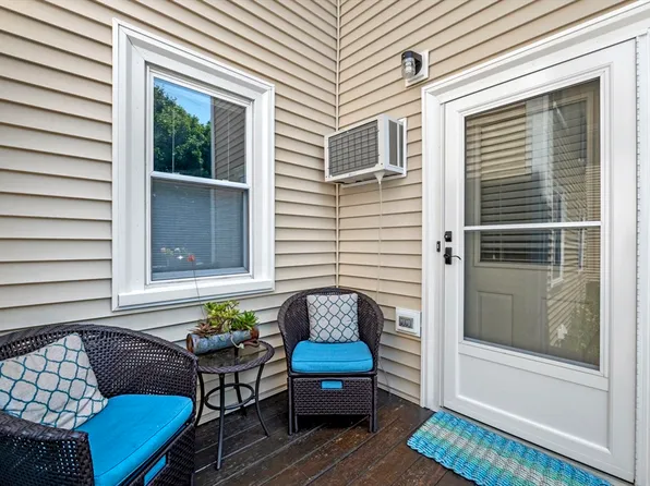 19 School St APT 1, Beverly, MA 01915