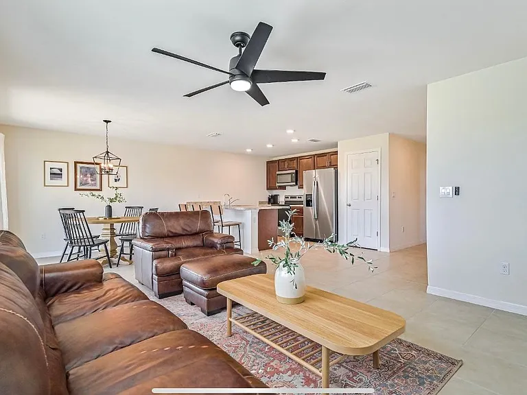 822 NE 44th Ln — Photo 9