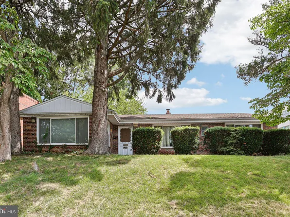 1925 Emerson St, Philadelphia, PA 19152