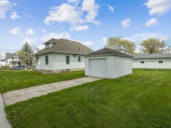 301 Hale Ave, Newman Grove, NE 68758