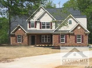 142 Walker Way Ln, Commerce, GA 30630