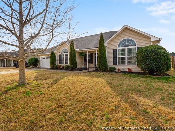 2nd image of 439 Carolina Oaks Cir