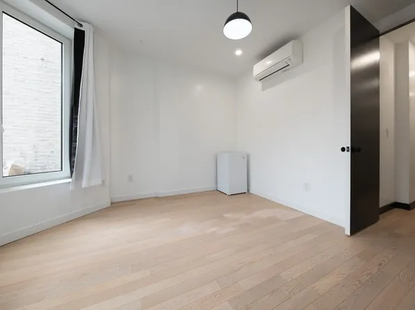 624 East 17th Street image 13 of 28