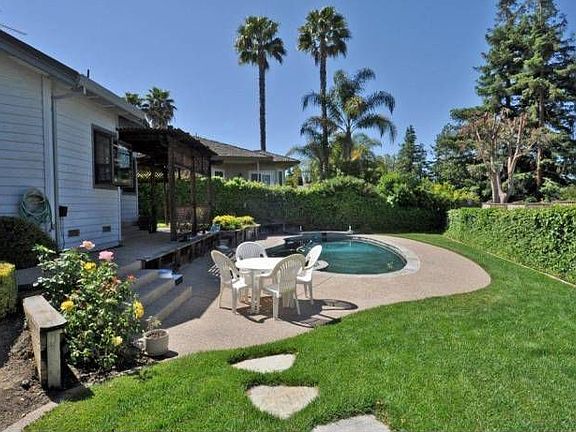 2nd image of 2924 Amoroso Ct
