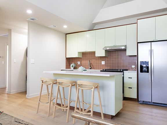 4th image of 4519 Finley Ave #4
