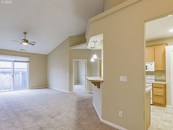 4th image of 2110 NE 80th Pl