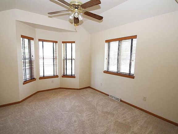 4th image of 2455 S Saint Clair St #8