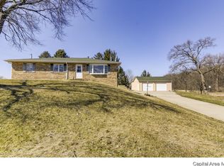 7939 Village Center Rd, Sherman, IL 62684