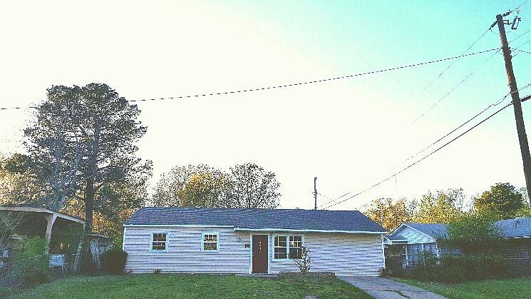 1st image of 2602 Howard Dr