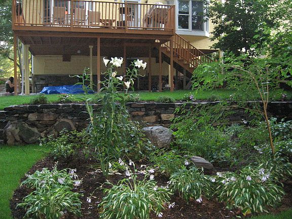 4th image of 153 E Devonia Ave