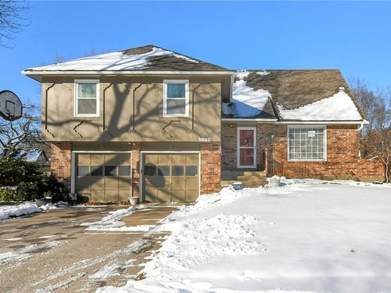 2020 E Cherokee Pl, Olathe, KS 66062