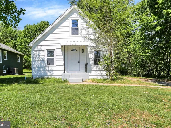 15 Pear Ave, Manchester, PA 17345