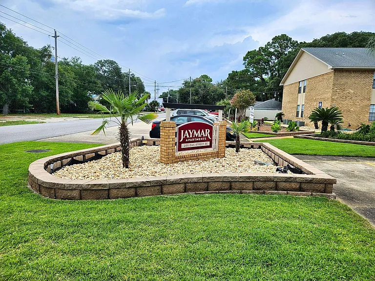 Jaymar Apartments — Photo 13